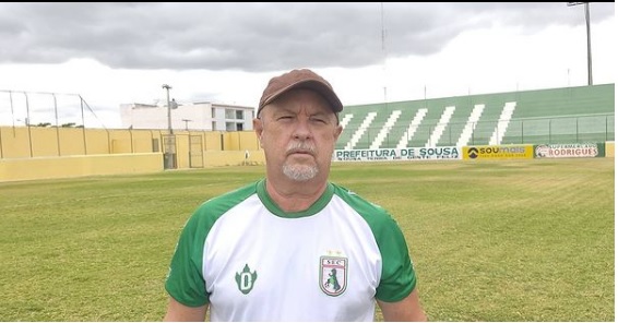 Sousa tenta reabilitação jogando fora de casa