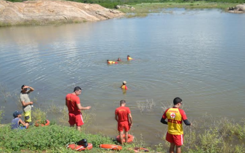 Após buscas reiniciadas bombeiros localizam primeiro corpo do afogamento de ontem (01) aqui em Patos