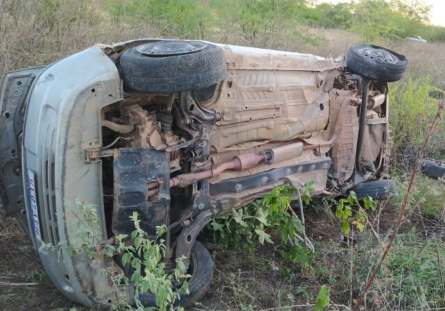 Pai, mãe e filho morrem em colisão envolvendo trem e carro de passeio