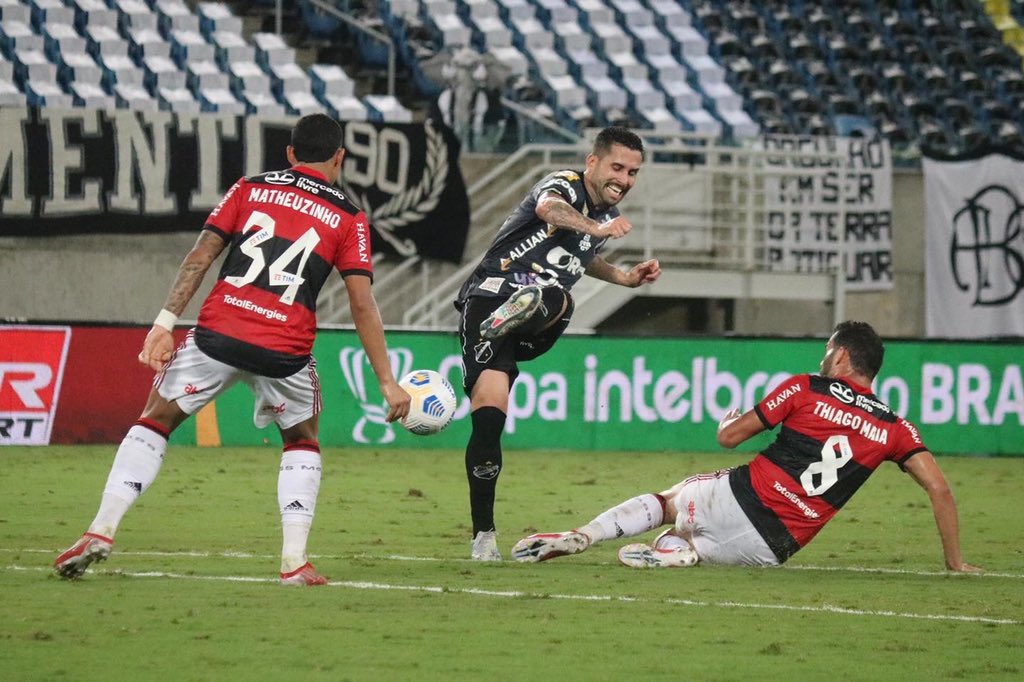 COPA DO BRASIL: Flamengo faz o básico e Santos tropeça, mas ambos avançam às quartas de final