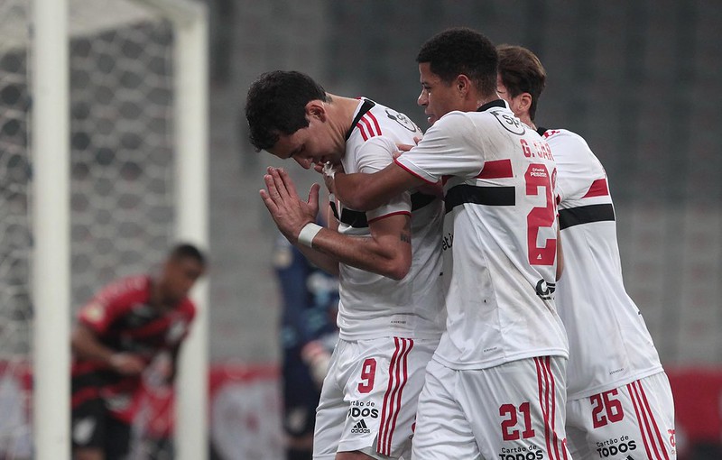 BRASILEIRÃO: São Paulo deixa o Z4 e Palmeiras pode perder a liderança no domingo
