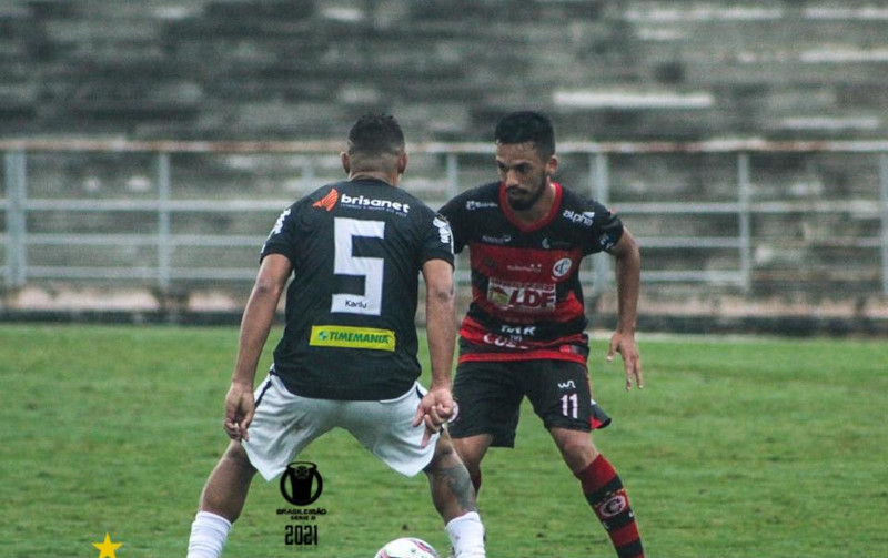 Treze e Campinense duelam pela permanência no G-4 da Série D