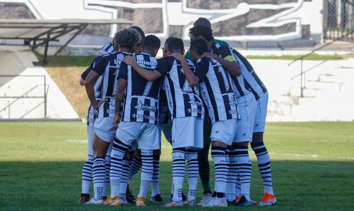 ABC goleia Caucaia e segue líder no Grupo 3 da Série D