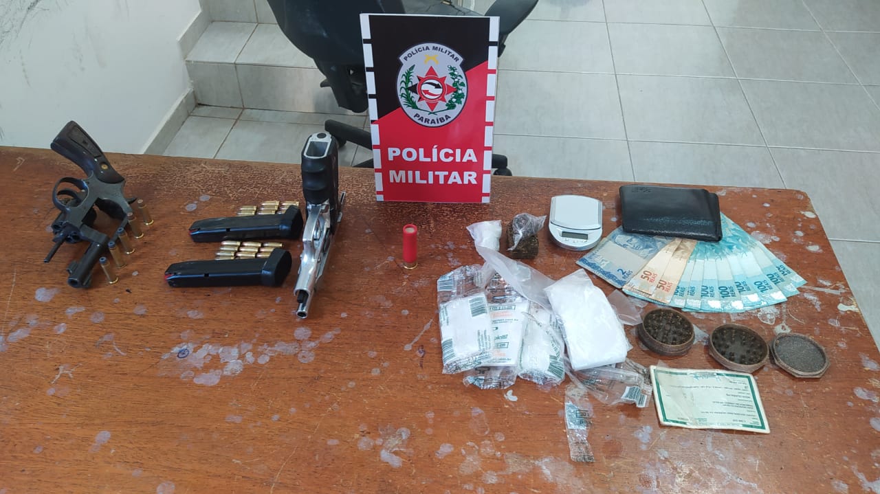 Polícia Militar da Paraíba apreende armas de fogo com integrante de facção criminosa no Vale do Piancó