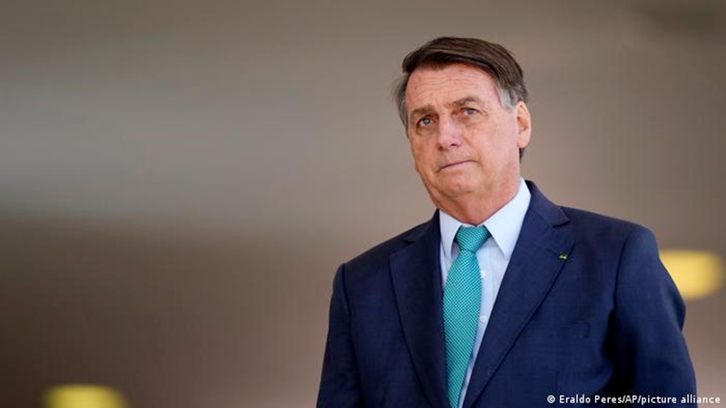 Bolsonaro diz que pedirá ao Senado impeachment dos ministros Barroso e Moraes