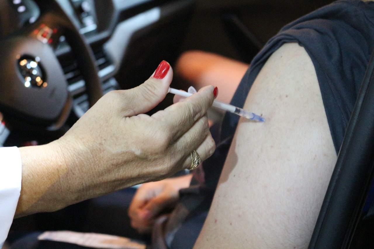 1.712 doses de vacina Pfizer foram aplicadas no drive-thru de ontem, no Terreiro do Forró (20 anos de idade ou mais)