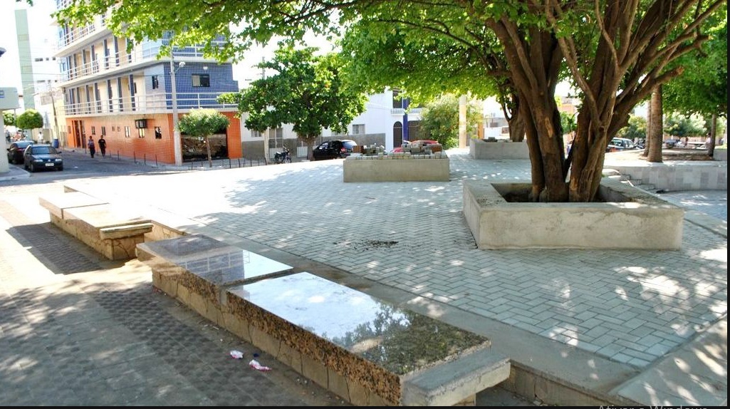 Vereador apresenta projeto de Lei para multar paessoas que consumirem drogas ou bebidas alcoólicas nas praças de Patos