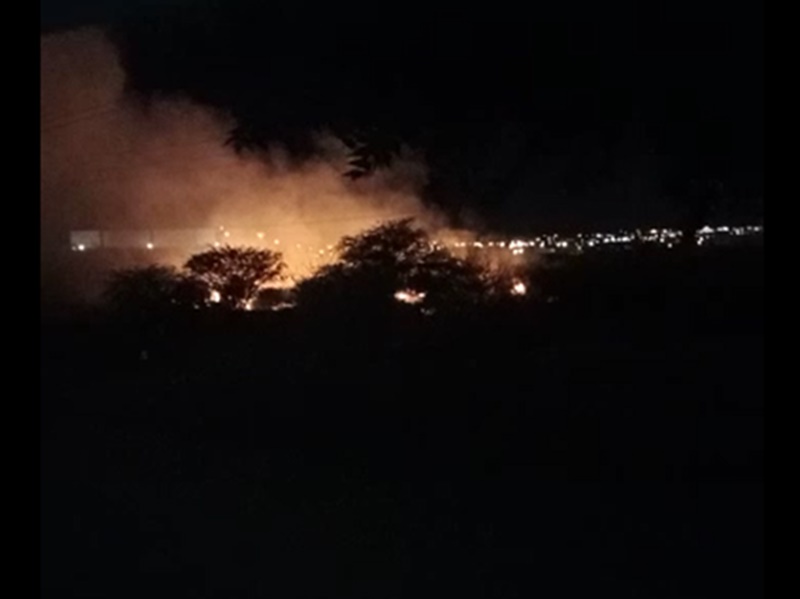 População continua reclamando de fogo em vegetação aqui em Patos. Veja o vídeo