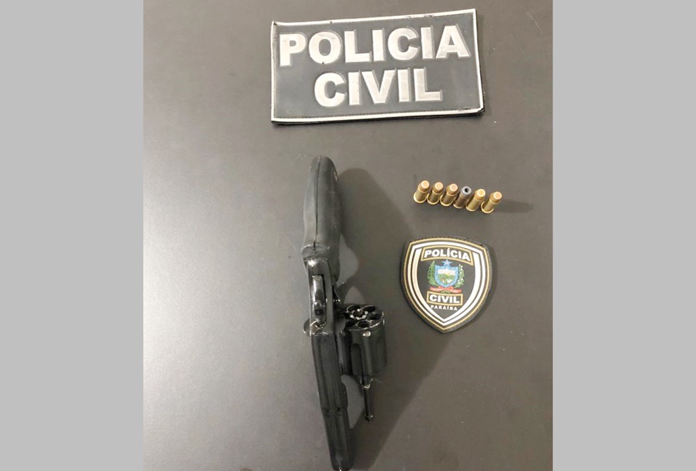 Polícia prende dois suspeitos de participação no crime que vitimou bebê de um ano e o padrasto em Itaporanga