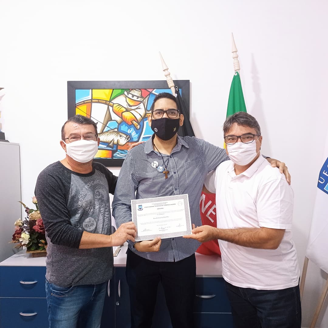 Jovem formado em Ciências Biológicas faz críticas ao ministro da Educação Milton Ribeiro