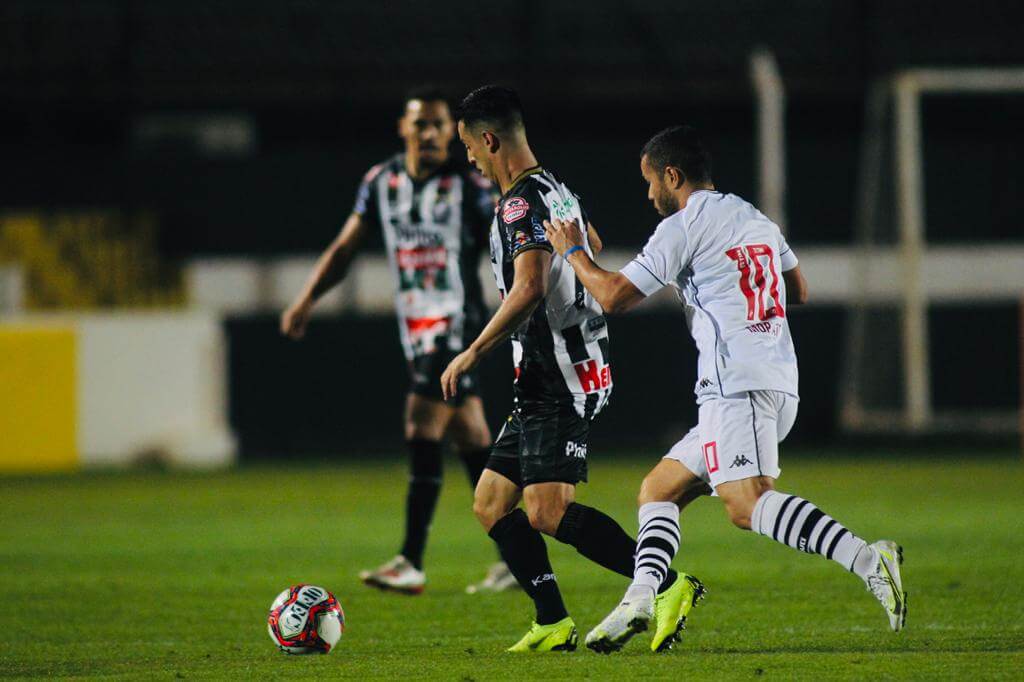 SÉRIE B: CRB segue vice-líder, Vasco perde outra e gol olímpico na Bahia