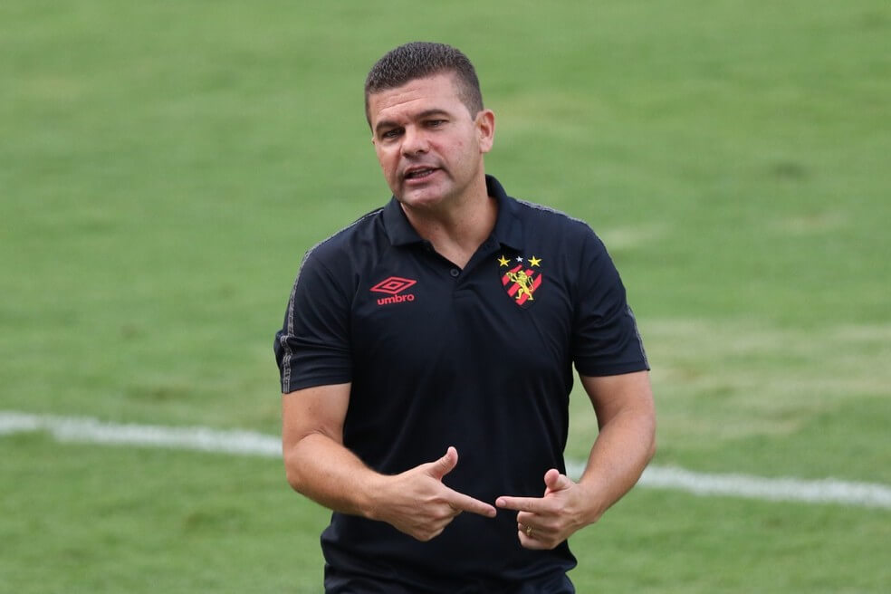 Em comum acordo com treinador, Sport comunica saída de Umberto Louzer após bancar permanência