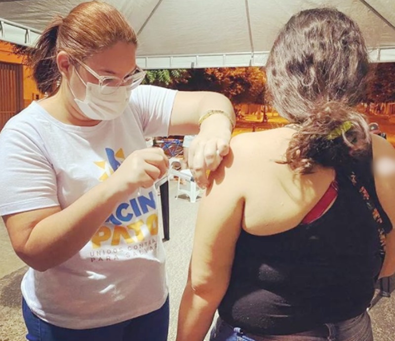 Boa notícias: Brasil registra menor média móvel de mortes por Covid-19 em 2021