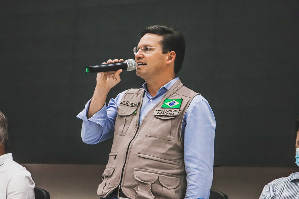 Ministro João Roma vem a Patos confirma à reportagem da Rádio Espinharas que o Republicanos vai marchar com Bolsonaro. Ouça