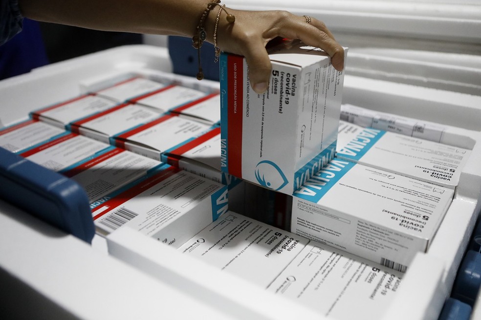 Novo lote com mais de 32 mil doses de vacinas da AstraZeneca chega à Paraíba