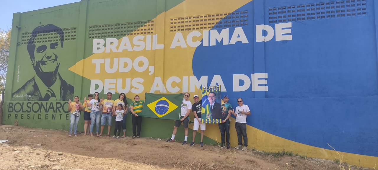 Vereador Josmá Oliveira e líderes de Santa Terezinha-PB inauguram outdoor em apoio ao presidente Bolsonaro