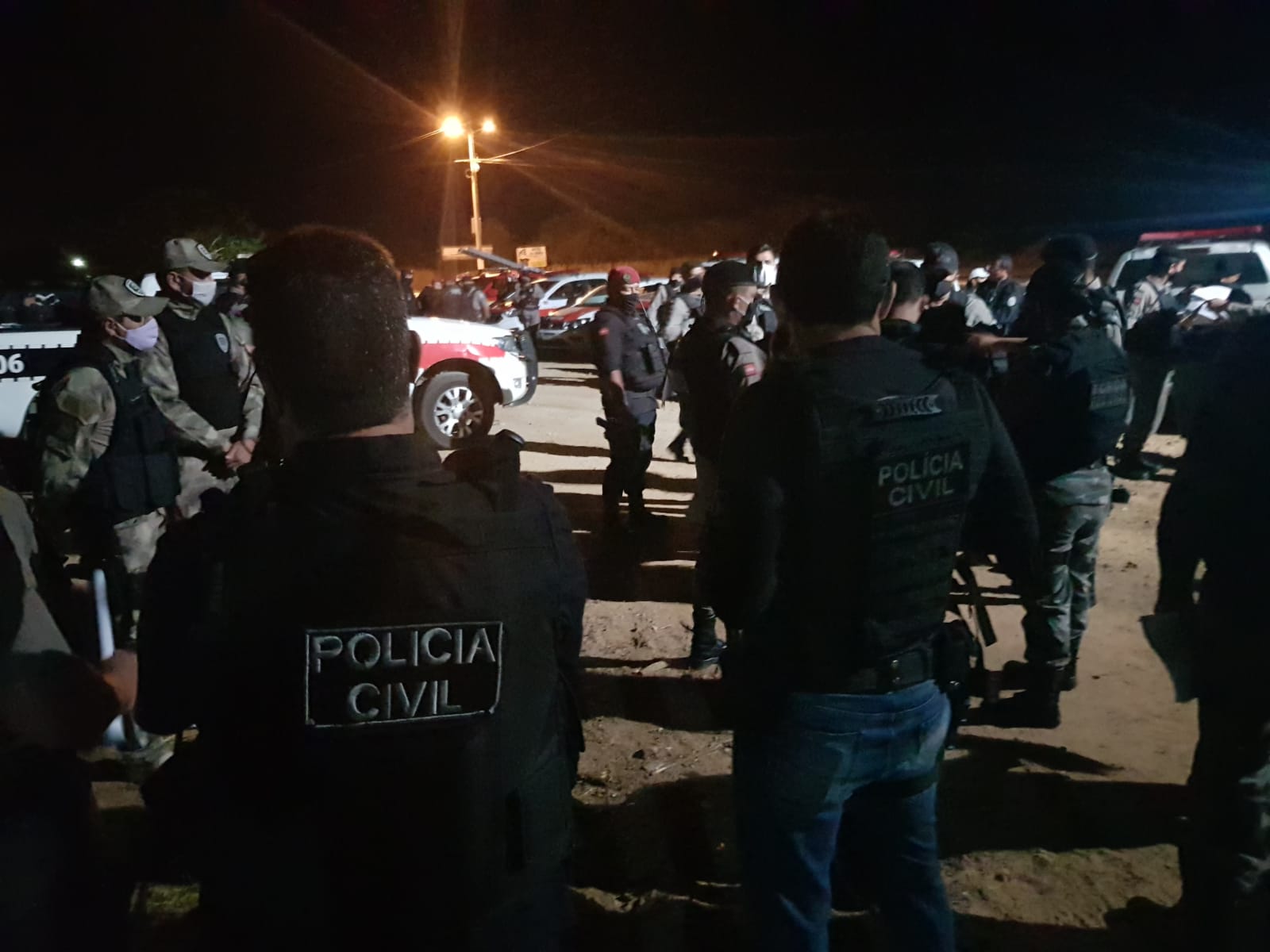 Operação das Polícias Civil e Militar e do Corpo de Bombeiros cumpre 22 mandados de busca e apreensão em Teixeira, Cacimbas e Desterro
