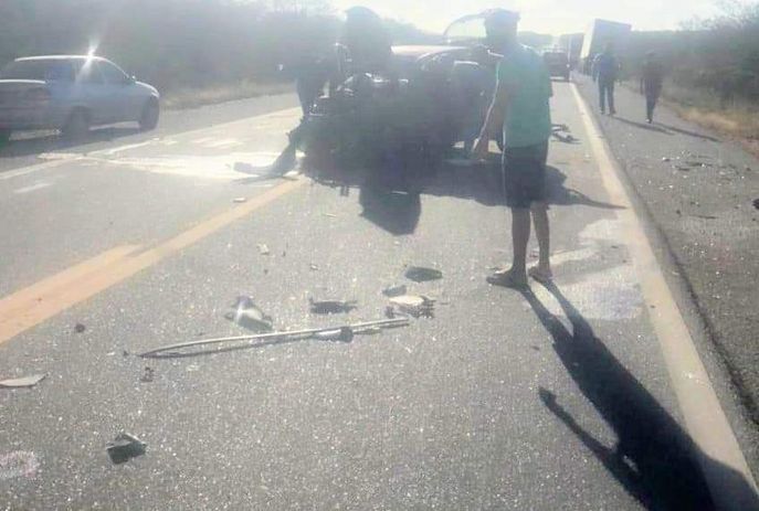 Acidente entre dois carros e um caminhão deixa sete feridos na BR-230, próximo a Soledade