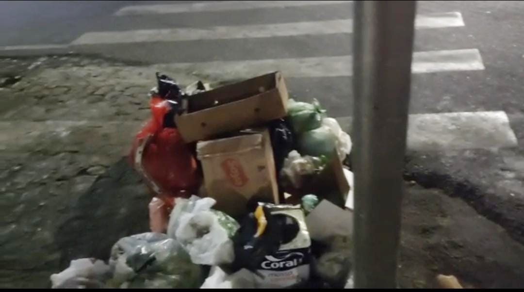 Vereador Josmá denuncia falta de lixeiras adequadas em Patos: 