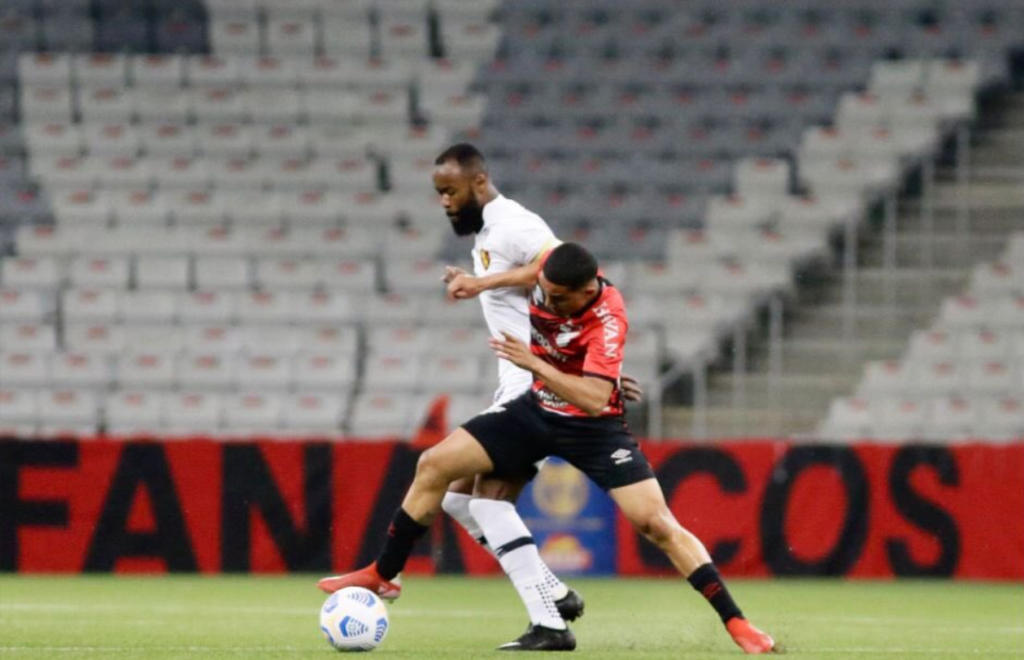 Mesmo com um a mais após expulsão de Hernanes, Athletico empata com o Sport pela Série A