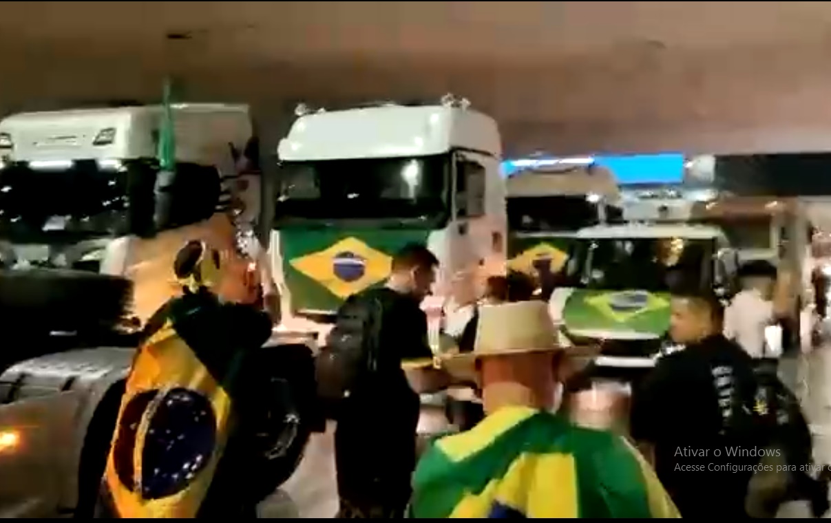 PM libera e bolsonaristas lotam a Esplanada na véspera da manifestação de 7 de setembro