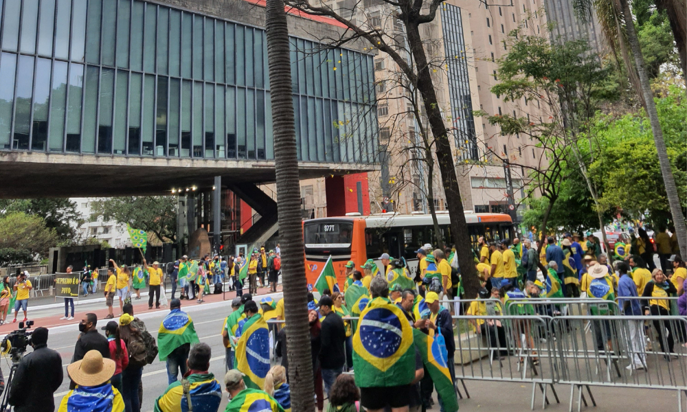 Manifestantes começam a ocupar a avenida Paulista para atos de 7 de setembro nesta terça-feira em SP