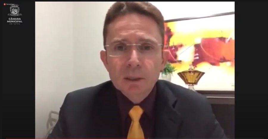 Vereador Sales Júnior destaca moção de aplauso ao policial Jandrey, em reconhecimento à sua atitude solidária. Ouça