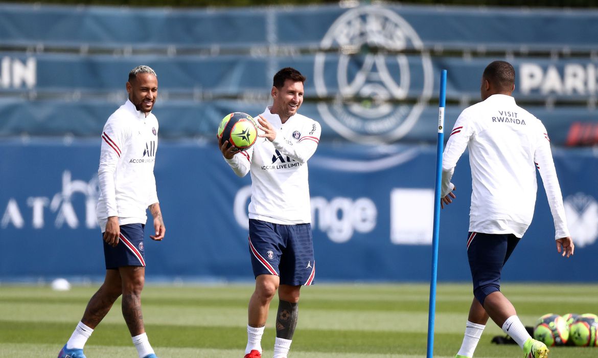 PSG relaciona Messi e Neymar para estreia na Liga dos Campeões