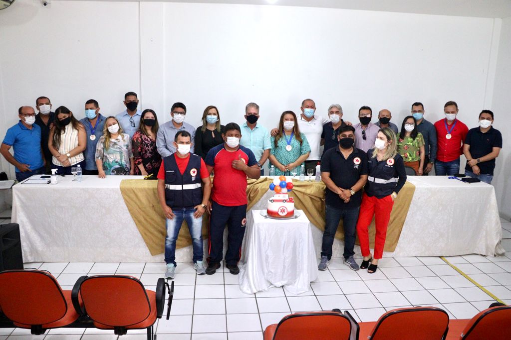 SAMU de Patos comemora 15º aniversário com entrega de comendas e homenagens aos servidores