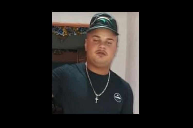 Jovem é baleado por dois homens em uma moto e morre a caminho do hospital, no Sertão da Paraíba