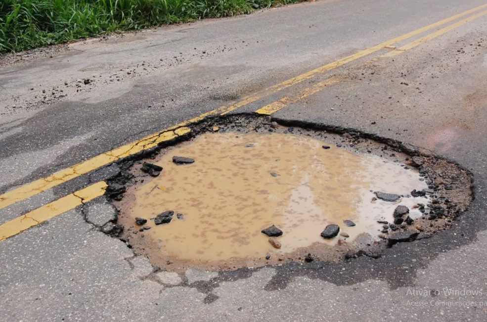 Danos materiais e morais: Município de Patos deve indenizar mulher que caiu em buraco na via pública