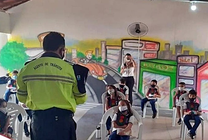 STTRANS Patos realiza palestra sobre educação no trânsito para alunos da rede privada