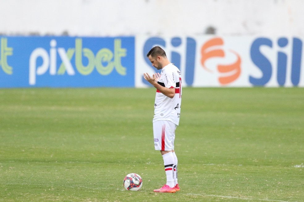 Santa Cruz e Paraná podem cair para a Série D neste sábado: o que está em jogo na rodada da C