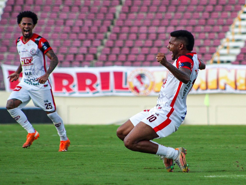 Campinense recebe o Sergipe para se manter na luta pelo acesso