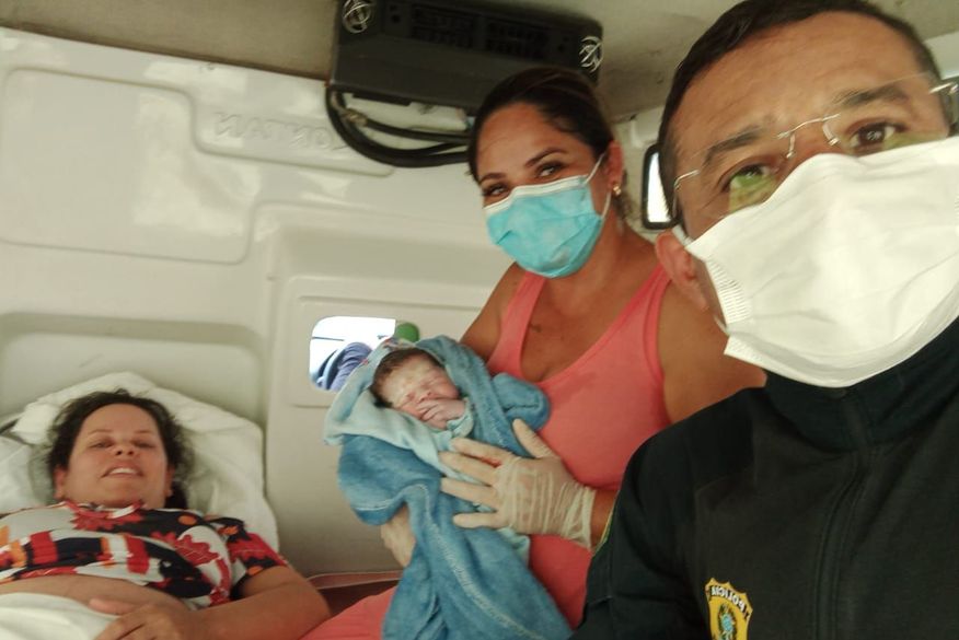 Mulher chega em trabalho de parto em unidade da PRF na Paraíba e é atendida por policial que também é médico