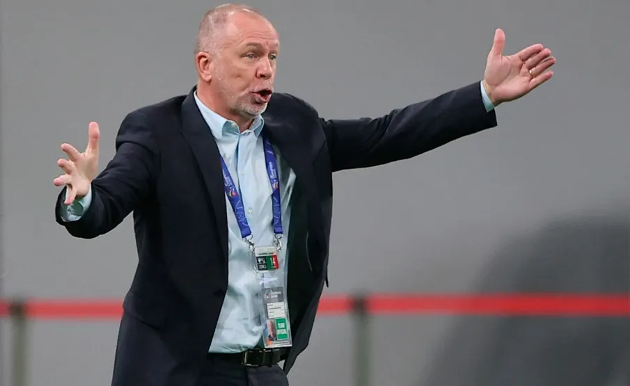 Depois de cinco meses e com 73% de aproveitamento, Mano Menezes é demitido pelo Al-Nassr