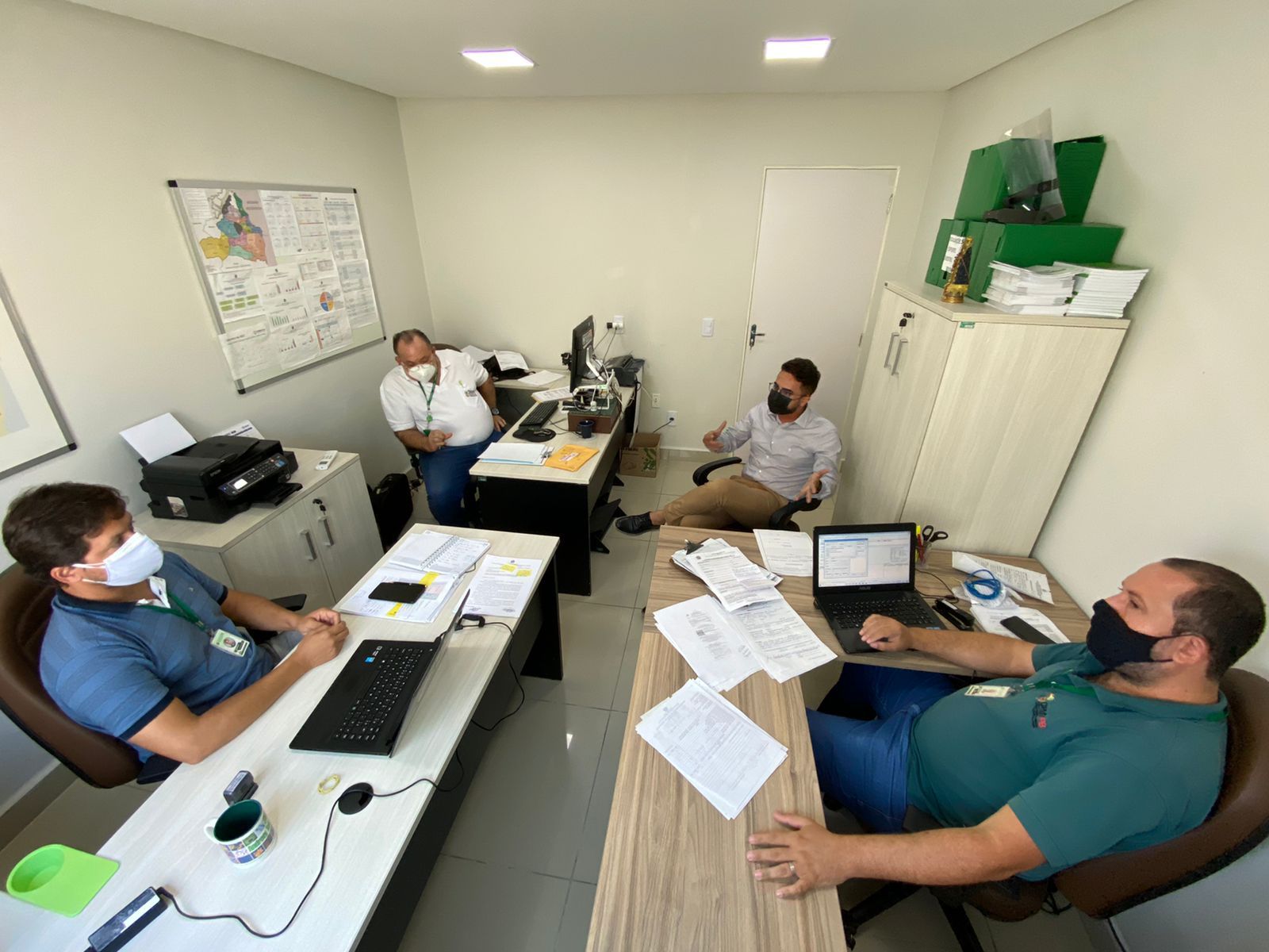 Prefeito de Malta, Igor Rosa, se reúne com membros do Conselho Regional de Medicina Veterinária da Paraíba para tratar pautas importantes