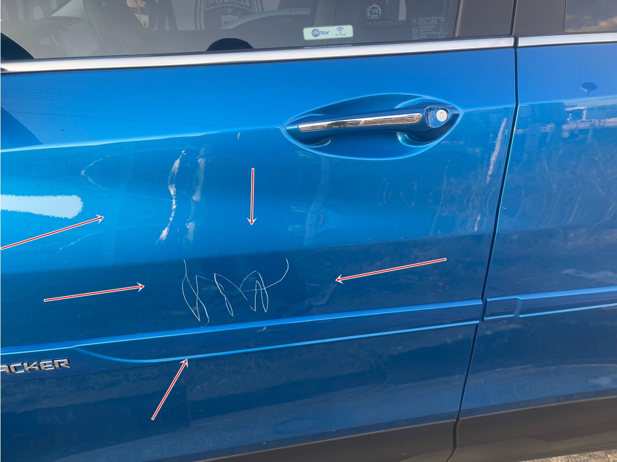 Médica tem veículo riscado no Centro de Patos e faz um desabafo: “Hoje foi meu carro, amanhã pode ser o seu”. Veja