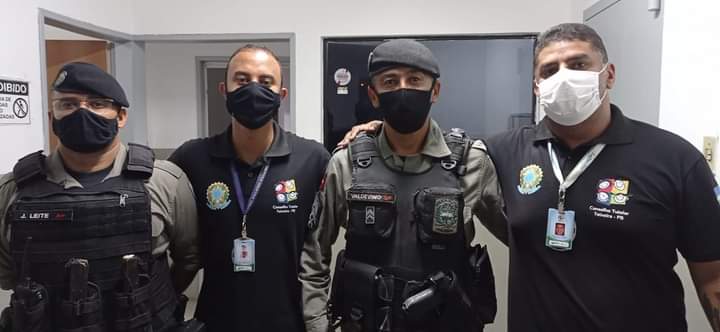 Adolescente tenta se jogar de ribanceira, mas é convencida por um policial a desistir, em Teixeira-PB