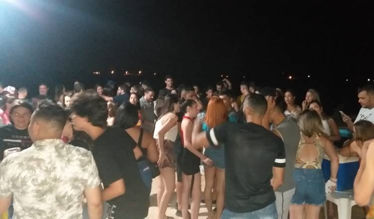 Após denúncias, polícia encerra festas com aglomerações que desrespeitavam decreto em Cajazeiras