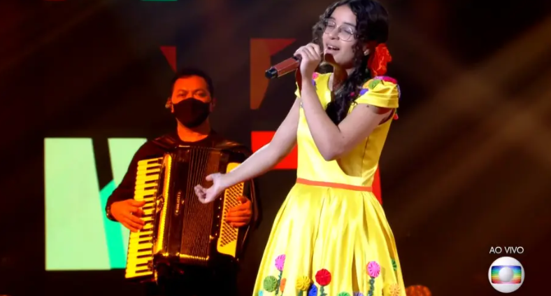 ‘Agradeço imensamente’, diz Helloysa do Pandeiro ao chegar na final do The Voice Kids
