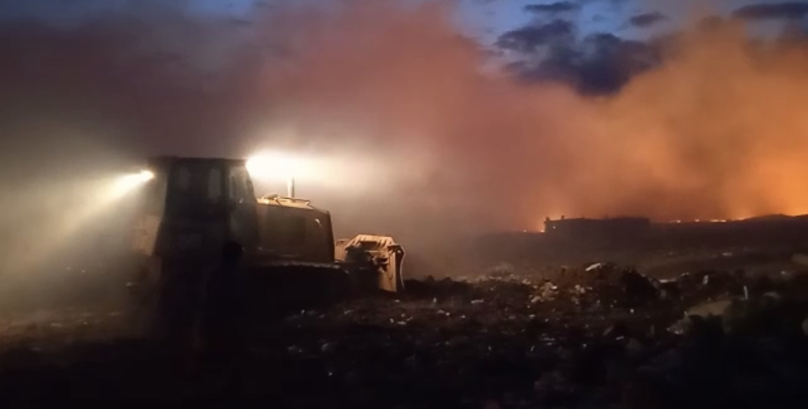 Secretaria de Serviços Públicos de Patos monta força tarefa para combater incêndio no lixão