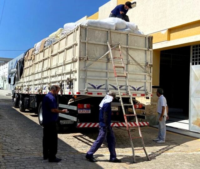 Dois veículos são apreendidos com cargas irregulares avaliadas em mais de R$ 1 milhão, no Sertão da Paraíba