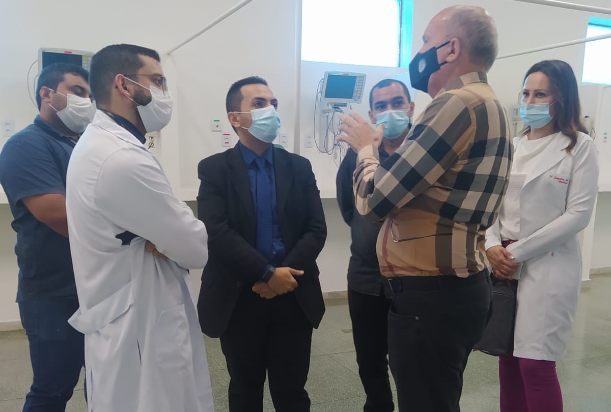 Secretário de Saúde visita Complexo de Patos e trata sobre entrega do bloco cirúrgico, regionalização dos serviços e projeto da hemodinâmica