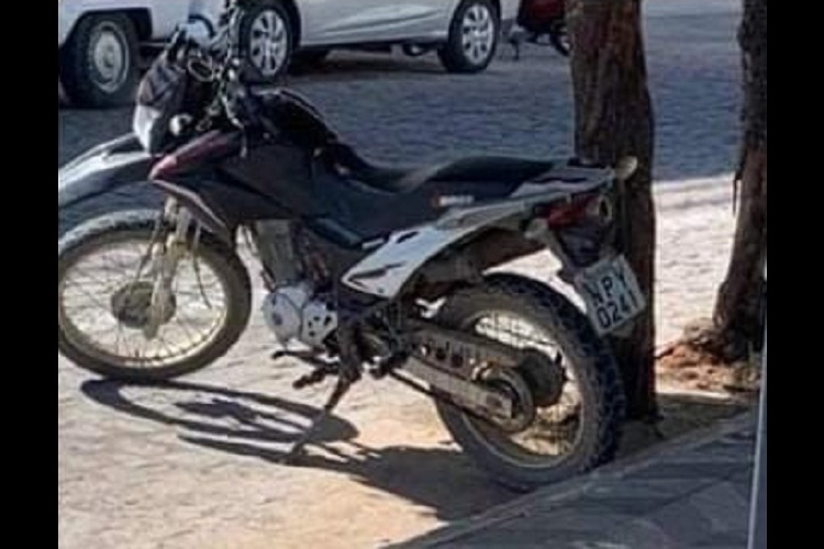 Jovem tem celular e moto roubados por três assaltantes, na zona rural de Pombal