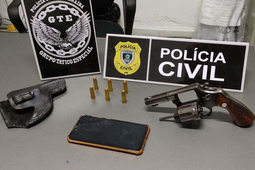 Polícia Civil prende três pessoas e armas e drogas são apreendidas durante operação na Paraíba