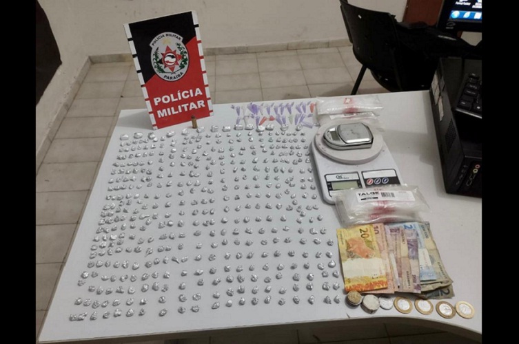 Jovem é preso com grande quantidade de drogas e objetos do tráfico, no Sertão da Paraíba