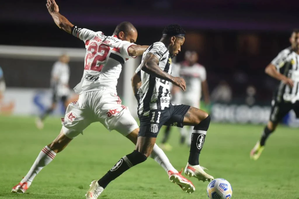 Calleri marca, São Paulo joga melhor, mas fica no empate com o Santos