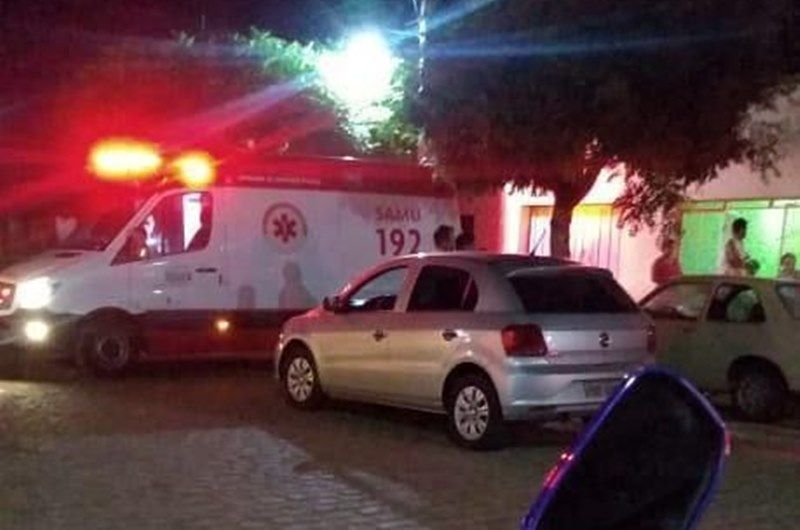 Comerciante fica gravemente ferido após entrar em luta corporal com assaltante dentro de sua residência, no Vale do Piancó