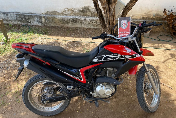 Moto que havia sido roubada em Pombal é recuperada pela Polícia Militar após denúncia anônima